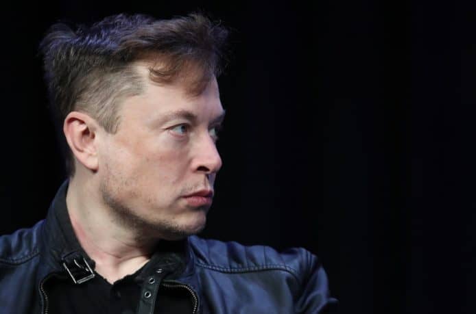 Elon Musk : “take the red pill”　《Matrix》電影術語抗議美國防疫？