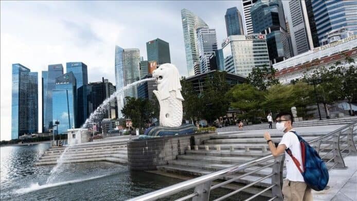要求市民佩戴追蹤器   新加坡被批因疫情侵犯私隱