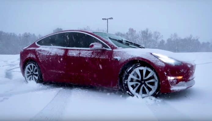新車品質異常拒絕負責   Tesla 被美國車主集體訴訟