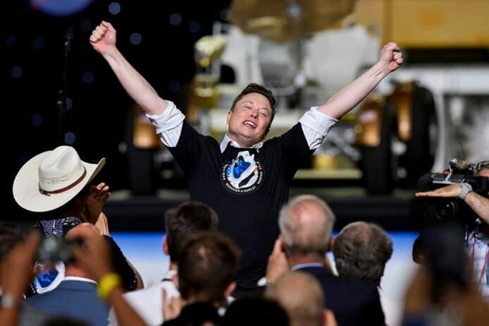 Elon Musk : 彈床成功了　諷刺俄航天局局長曾嘲笑 SpaceX