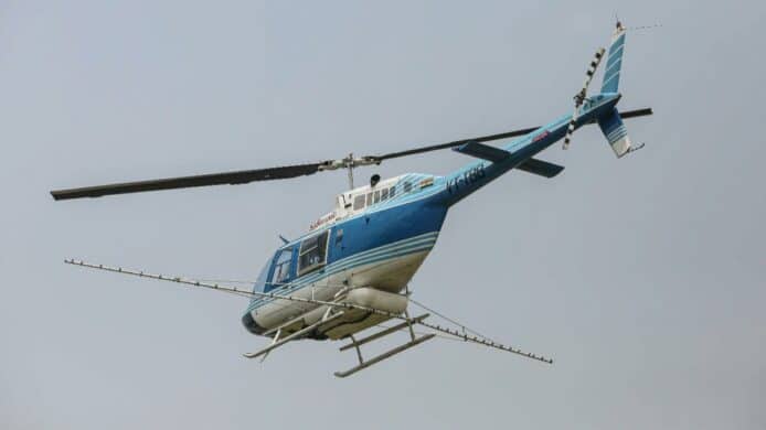 印度部署無人機及直升機  跟蹤蝗蟲動向及噴灑殺蟲劑