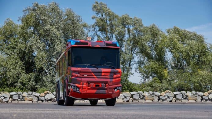 Volvo 生產電動消防車　配後備柴油引擎延長救援工作
