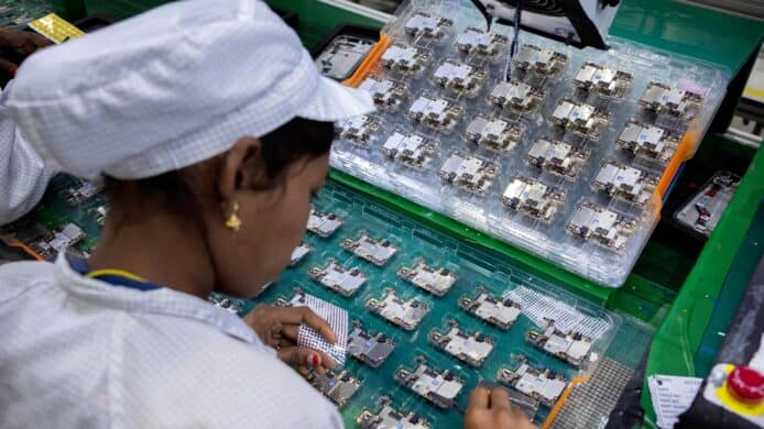 增聘 8,000 人手   代工商擴充印度 iPhone 生產