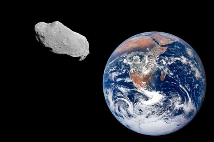 美國總統選舉前夕   一顆小行星將飛近地球