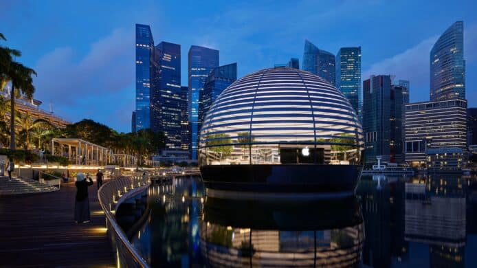 水上明珠設計搶眼   新加坡 Apple Store 新店週四揭幕
