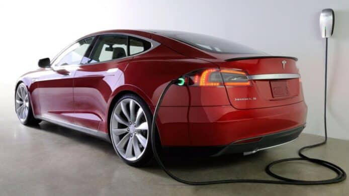 Tesla 收購德國電池生產線   有望提升自製電池產能