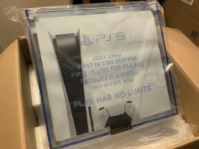 Sony 送 PS5 給頭號忠實玩家　特設刻名獎牌：排隊買 PS4 的第一名