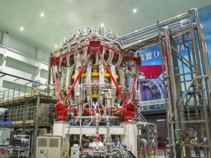 中國「人造太陽」成功放電   核聚變溫度可達攝氏1.5億度