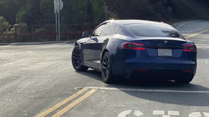Tesla 新車加州街頭現身   或為年底上市 Model S Plaid 版
