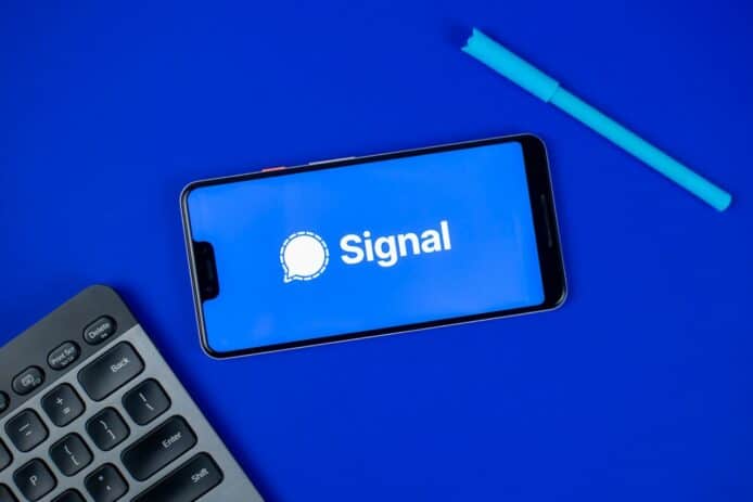Signal 受《截取通訊及監察條例》規管　李家超：「任何電訊系統的訊息都可截取」