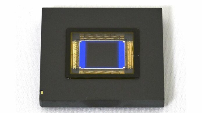 Nikon 層疊式 CMOS 感光元件    4K 1,000fps 攝錄 + 65nm 製程