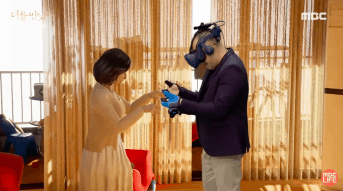 VR 技術令亡妻「復活」與丈夫跳舞　韓國電視台虛擬實境紀錄片