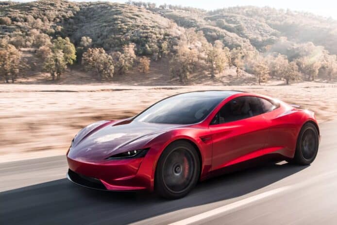 Elon Musk：希望 Roadster 可浮空　加入 SpaceX 火箭引擎