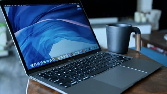 史丹福大學女職員20年前偷賣800部Apple MacBook  金額涉及1786萬