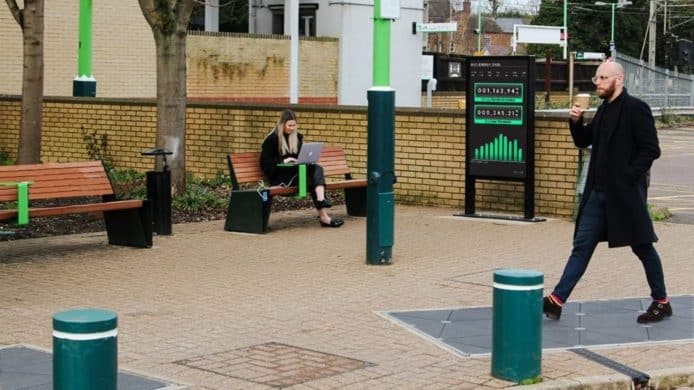 英國火車站環保新招   以乘客腳步發電