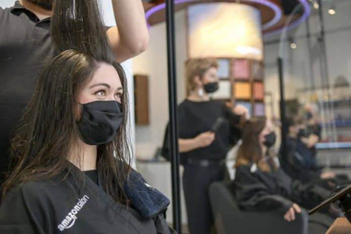 為了測試全新技術   Amazon 於英國開設髮型屋