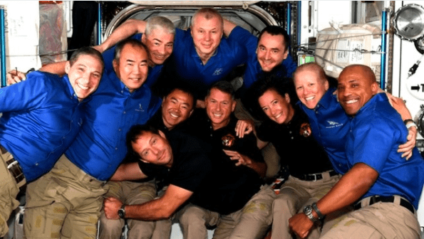SpaceX 載4人抵國際太空站    11名太空人聚首10年最多