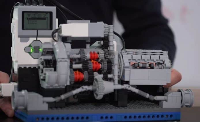 用 LEGO 砌 Renault E-Tech 混合系統雛型    比 2D 圖令易令團隊理解機械結構