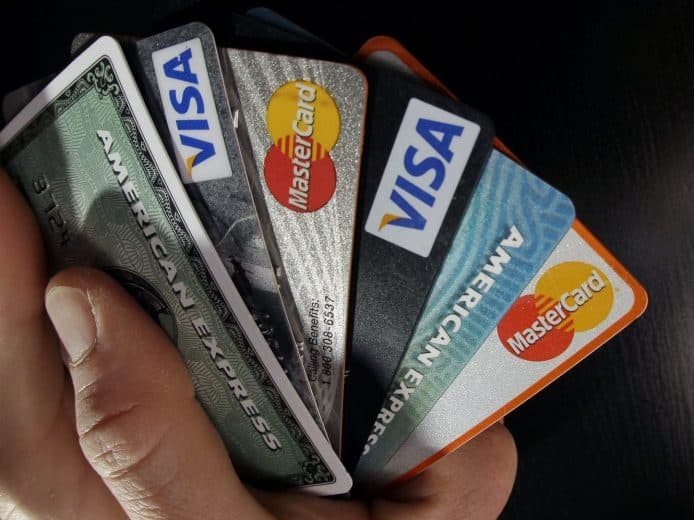 網上盜取信用卡資料購買電話     港澳聯手打擊信用卡騙案