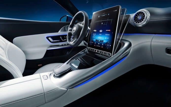 平治 AMG SL 開篷跑車   首配可調角度觸控屏幕