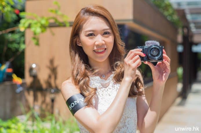 Sony ZV-E10 可換鏡+ APS-C 拍片相機 香港行貨價錢 + 詳細功能 + ZV-1 規格對比