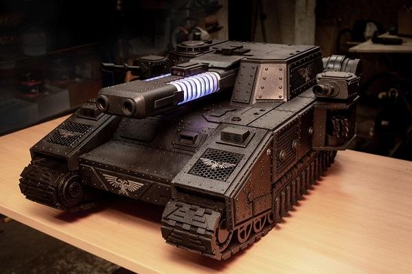 《戰錘40000》坦克型電腦機箱　俄羅斯玩家300小時DIY自製