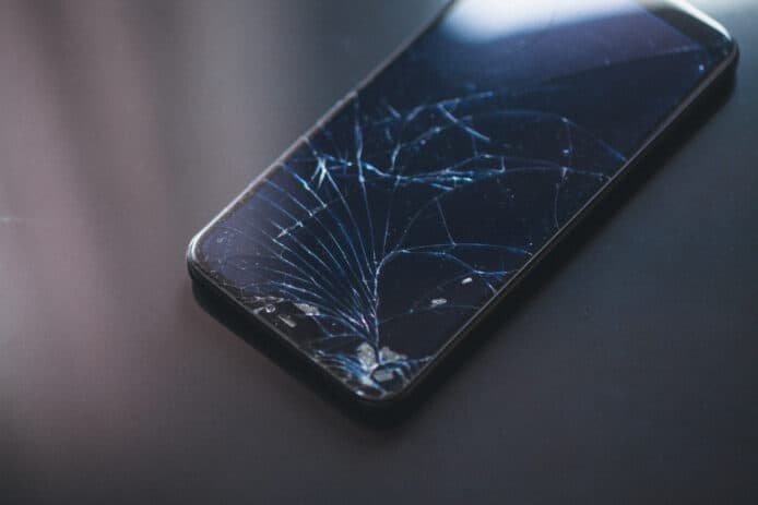 Easy Phone & Tablet 維修計劃  因意外損毀提供高達 80% 維修費用補貼