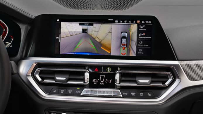 晶片短缺影響車廠　BMW 部分新車出廠將不配備觸控螢幕