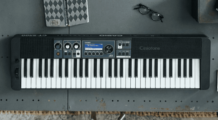 Casio CT-S1000V會唱歌的電子鋼琴   彈奏時機械聲唱出自訂歌詞
