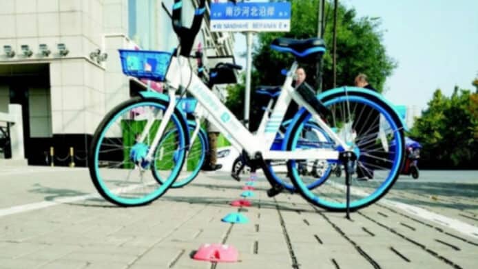 共享單車亂泊阻礙生活   上海推智能鎖作出改善