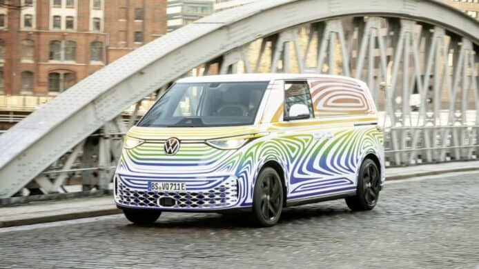 Volkswagen 於 Twitter 宣佈   T1 ID.Buzz 復刻電動車 3 月發佈