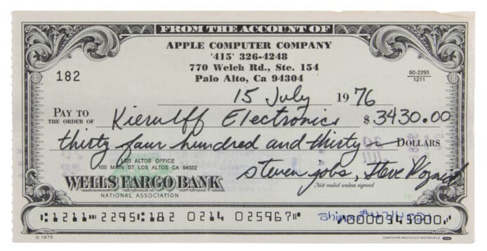 Steve Jobs 1976 年簽署支票   拍賣網現時競標價達 40 萬