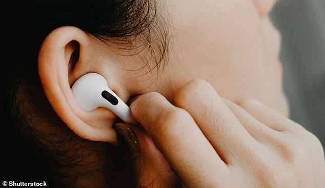 Apple「Ear ID」耳道識別專利  利用 AirPods 感應耳道來解鎖 iPhone