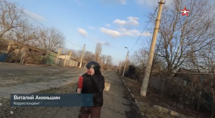 俄國記者於烏克蘭遇無人機炮擊 砲彈於距離其 10 米處爆炸險喪命