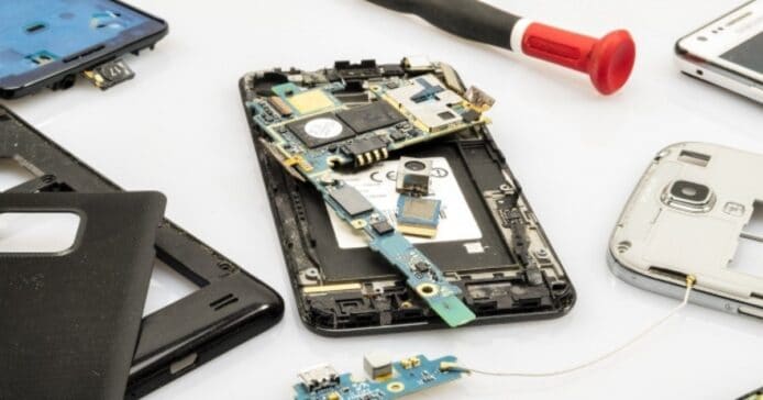 Samsung 以環保永續為由   計劃以回收零件維修手機