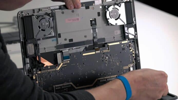 微軟拍片示範Surface如何拆機   給用戶自行維修權利與資訊