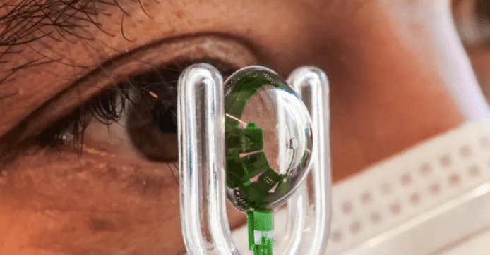 美企研發 AR 隱形眼鏡  正作進一步眼內測試