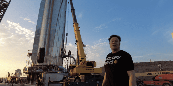 SpaceX 火箭發射塔公開 Elon Musk 親自拍片做導遊