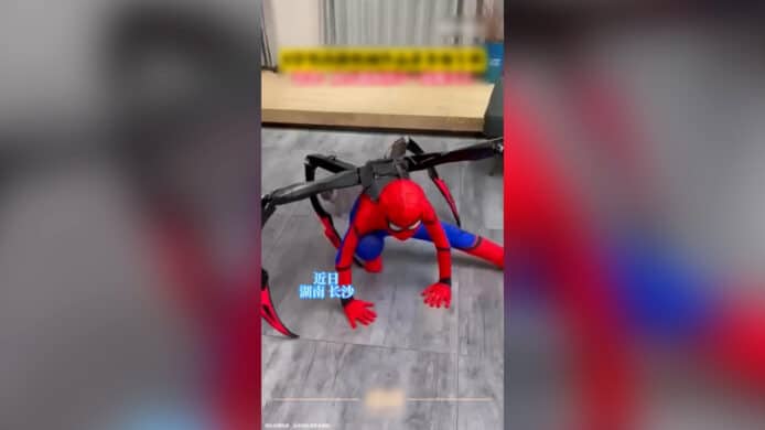 8 歲仔自製Spider-Man機械爪 父子合作獲數項國家專利