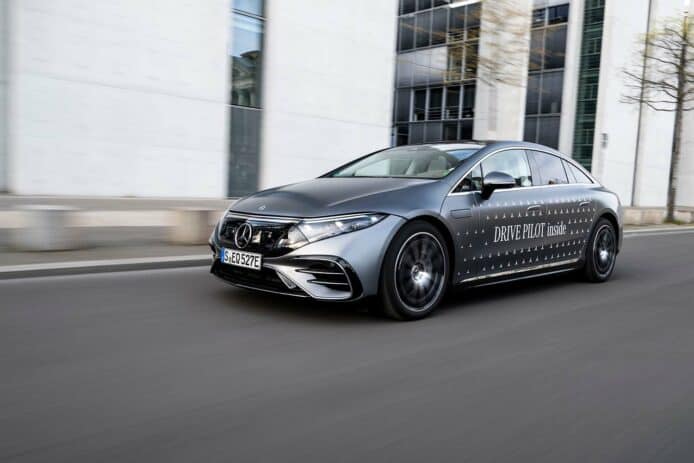 Benz 推出 Level 3 自動駕駛配件　首獲自動駕駛有效認證