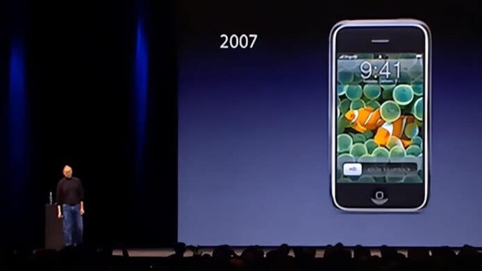 初代 iPhone 小丑魚 Wallpaper     事隔 15 年現身 iOS 16 Beta