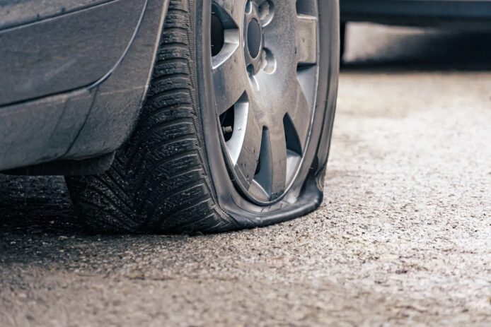 輪胎放氣團隊多國破壞   針對大型 SUV 指責破壞環境