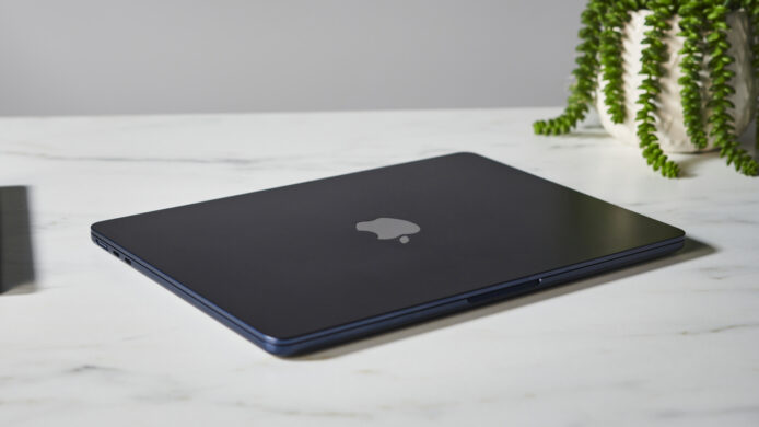 外媒籲 MacBook Air 用家勿用散熱墊   拆機或會帶來不可估計問題