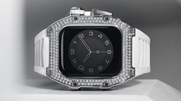 奢華 Apple Watch 保護殼   鑲嵌 440 顆鑽石索價近 12 萬