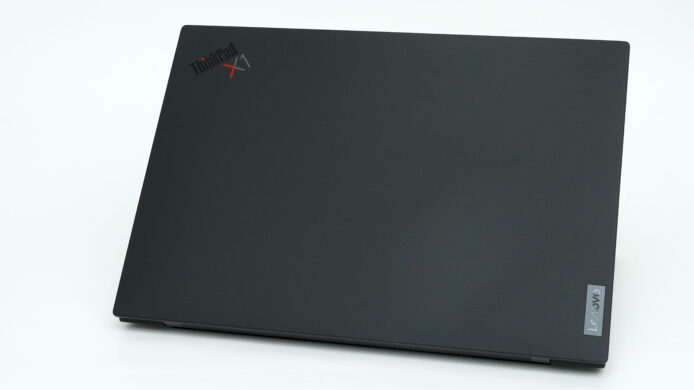 【評測】Lenovo ThinkPad X1 Carbon 十代　外形　手感　操控　屏幕　鍵盤　效能開箱評測