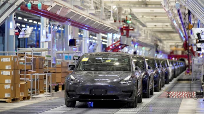 升級生產線未用盡產能   Tesla 上海超級工廠年底減產