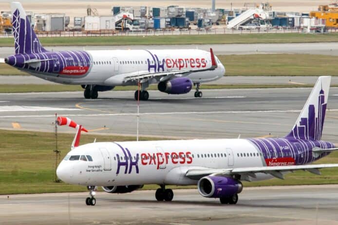 國泰及 HK Express 網站一度癱瘓  進入國泰網站後得 30 分鐘訂機票