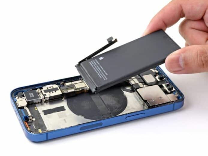 iPhone 14 更換電池費升逾 4 成     非保修期內更換費用為 $779