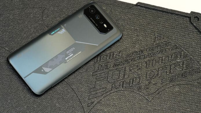 【評測】ROG Phone 6 Batman 特別版　外形　手感　配件開箱評測