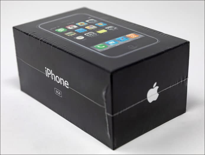 初代 iPhone 拍賣價創新高 成交價超過 30 萬港紙